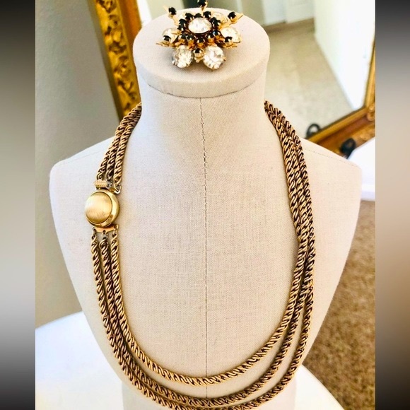 Vintage Box Clasp Rope Necklace & Rhinestone Brooch - Picture 3 of 15